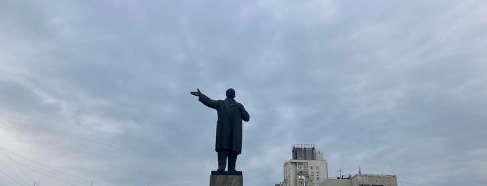 Памятник Революционерам is one of Скульптуры и памятники  на улицах Н.Новгорода.