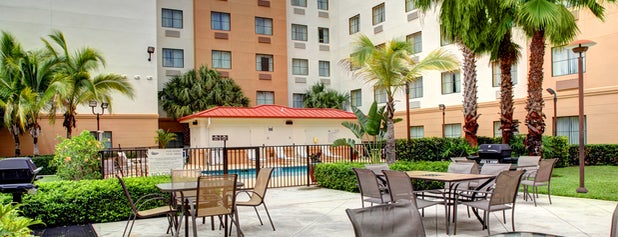 Homewood Suites by Hilton is one of Locais curtidos por Michael.