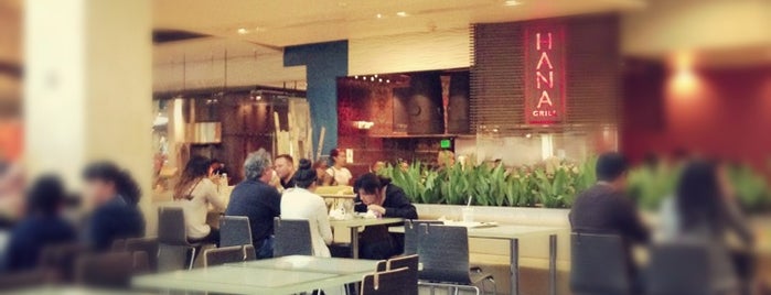 Westfield Topanga Food Court is one of Jasonさんのお気に入りスポット.