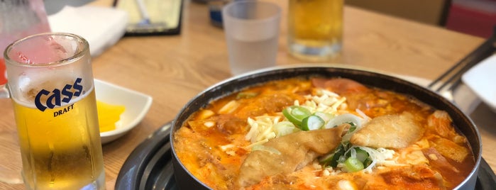 Mukshidonna is one of 청담/신사/압구.