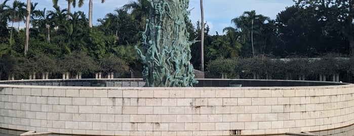 Holocaust Memorial of the Greater Miami Jewish Federation is one of Lugares favoritos de Adriana.