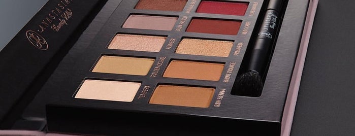 Anastasia Beverly Hills is one of Mariannaさんのお気に入りスポット.