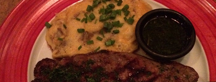 T.G.I. Friday's is one of Lugares favoritos de Gustavo.