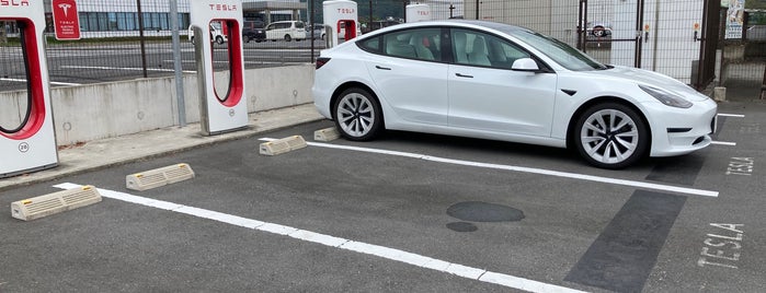 Tesla Supercharger is one of EV friendly venues in Japan.