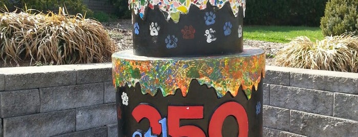 Barretts Elementary is one of STL250 Cakeway to the West.