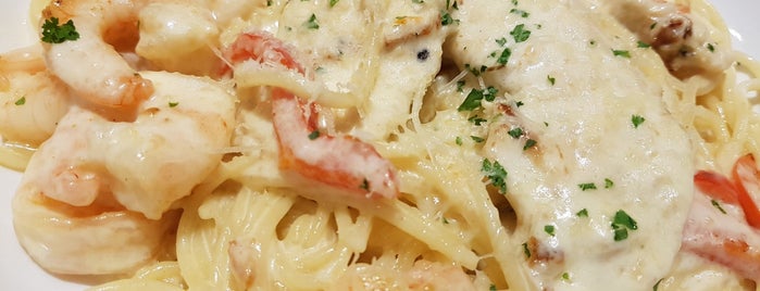 Olive Garden is one of The 15 Best Places for Salmon in El Paso.