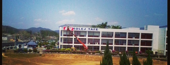 TAFE college is one of ꌅꁲꉣꂑꌚꁴꁲ꒒ 님이 좋아한 장소.