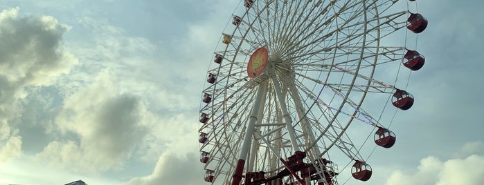 SKYMAX60(観覧車) is one of okinawa life.