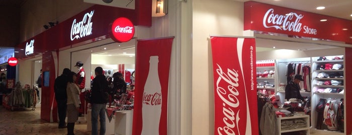 Coca-Cola Store is one of Lugares favoritos de Michelle.