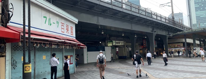 百果園 is one of 皇居周辺お散歩デート.