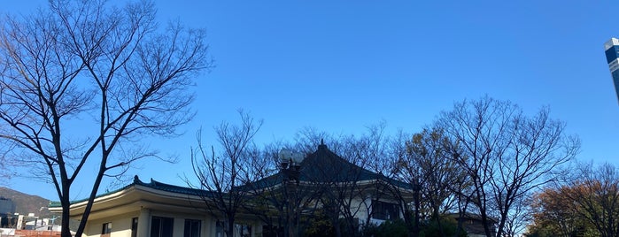 해운대역 (폐역) is one of 부산.