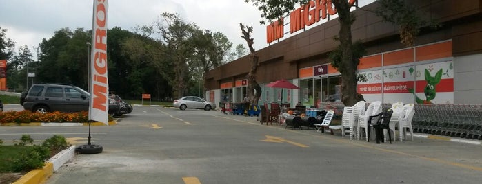 Migros is one of สถานที่ที่ Bora ถูกใจ.