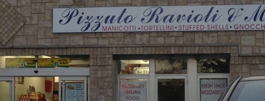 Pizzuto Ravioli & Macaroni is one of Tempat yang Disimpan Lizzie.