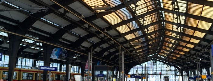 Вокзал Берлин-Фридрихштрассе is one of Nicole : понравившиеся места.