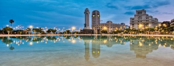 Platja del Somorrostro is one of 10 must-sees in Barcelona!.