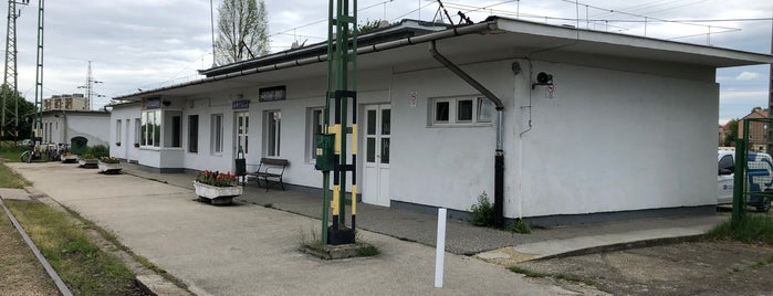 Oroszlány vasútállomás is one of Pályaudvarok, vasútállomások (Train Stations).