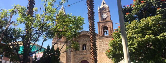 Plaza de Armas -Huanta is one of Orte, die Jamhil gefallen.