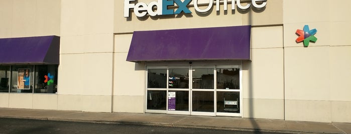 FedEx Office Print & Ship Center is one of HOU FREE Wi-FI.