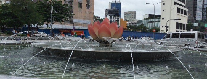 Lam Son Park is one of HCMC.