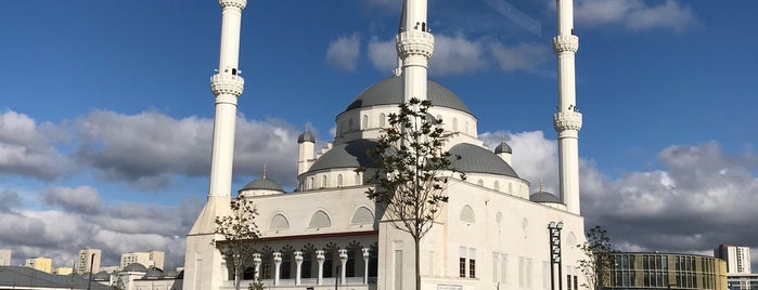 Başakşehir Merkez Camii is one of Mosques.