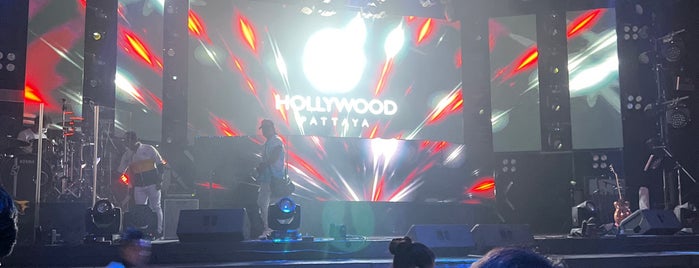 Hollywood Pattaya is one of ที่โปรด.