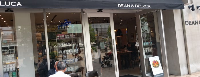 DEAN & DELUCA is one of Lieux qui ont plu à 🍩.