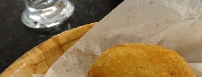 Juninho Pão de Queijo is one of Prazeres de Vitória.