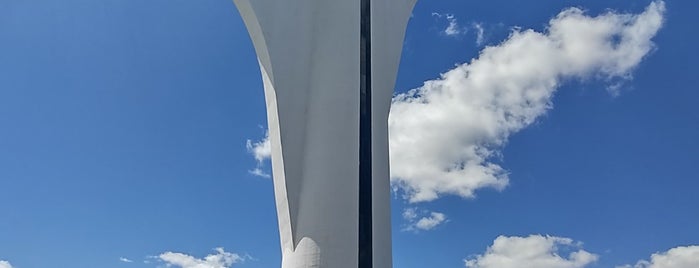 Torre de TV Digital is one of Viagem a Brasilia.