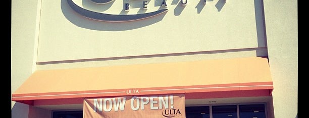 Ulta Beauty - Curbside Pickup Only is one of Jennifer’s Liked Places.