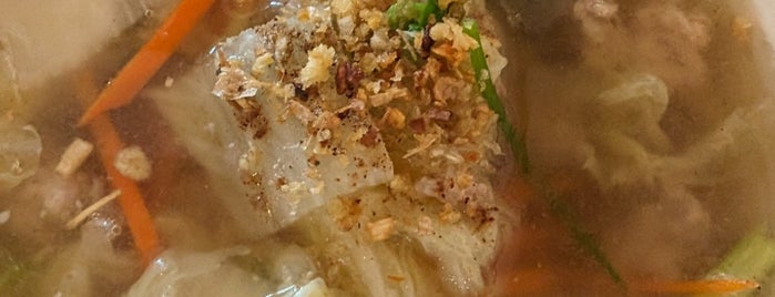 Crystal Thai Food is one of Самуи.