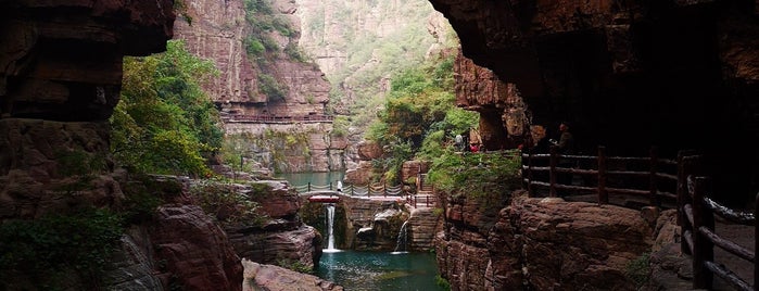 Red Rock Gorge is one of Tempat yang Disukai Pieter.