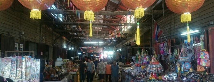 Ban Mai Market is one of เที่ยวแปดริ้ว.