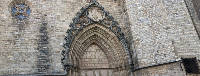 Plaça del Monestir is one of Barca places to go.