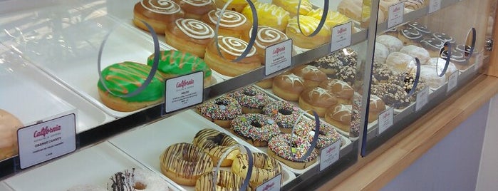 California Donuts is one of Lugares guardados de John.