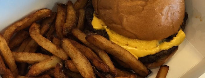 Edge, Steak & Bar is one of The 15 Best Places for Cheeseburgers in Miami.