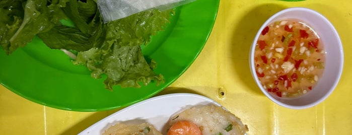 Bánh Khot is one of vietnam.