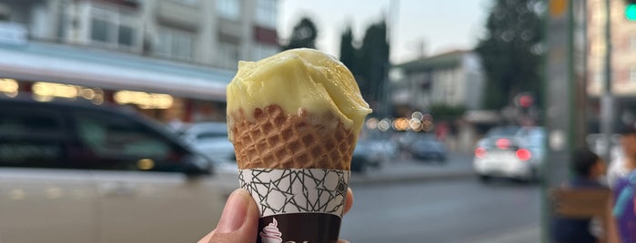 Uğur Dondurma is one of 34-İstanbul Dondurmacıları.