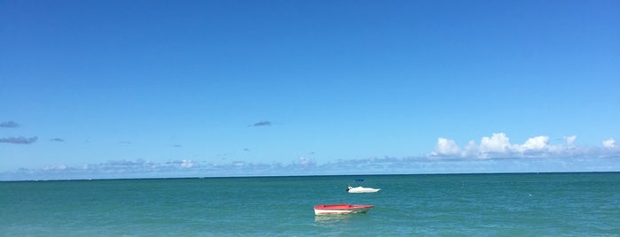 Praia Dourada is one of Tempat yang Disukai Ewerton.