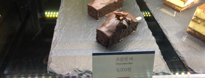 테라로사 is one of Coffee Excellence.