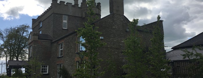 Darver Castle is one of Lieux qui ont plu à Éanna.