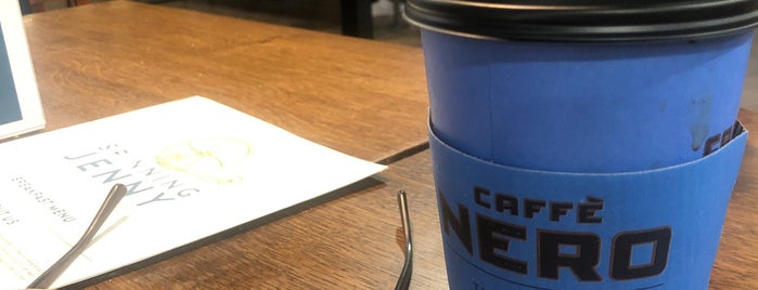 Caffè Nero is one of สถานที่ที่ John ถูกใจ.