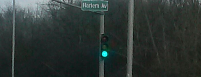 143rd And Harlem is one of Debbie : понравившиеся места.