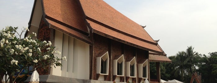 Wat Sala Loi is one of VERY Korat.