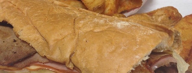 Po-Boy Express is one of Brandiさんのお気に入りスポット.
