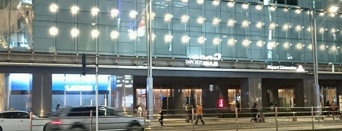TEKKO avenue is one of 港区、千代田区コンビニ.