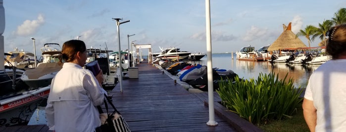 Sunset Admiral Yacht Club & Marina is one of Guide to Cancun's best spots.