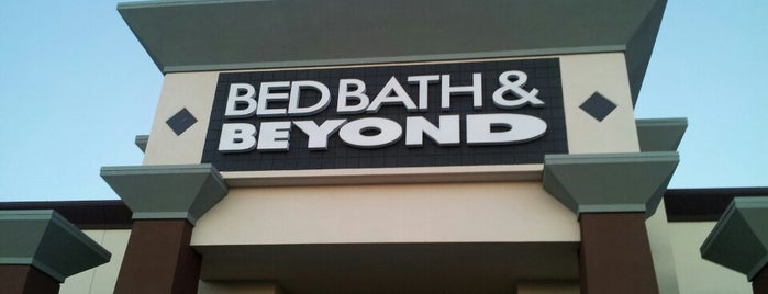 Bed Bath & Beyond is one of สถานที่ที่ Eve ถูกใจ.