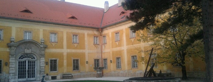 Kiscelli Múzeum is one of Матрёшки в Будапеште.