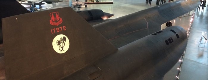 Lockheed SR-71 Blackbird is one of Tempat yang Disukai Robert.
