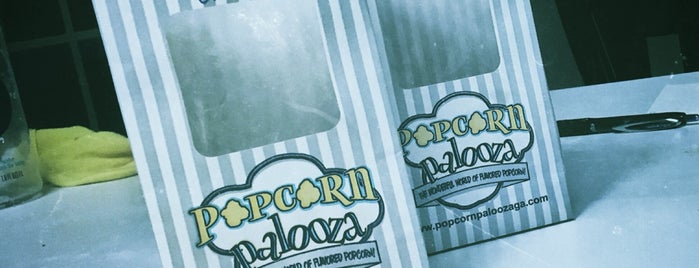 popcorn palooza is one of สถานที่ที่ Chester ถูกใจ.